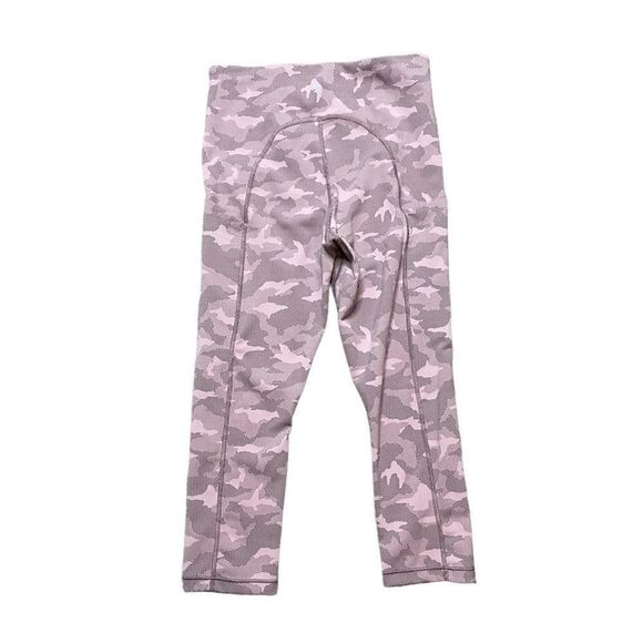 ATHLETA Ultimate Stash Pocket Texture Camo Capri Pink Size Medium - Picture 4 of 13
